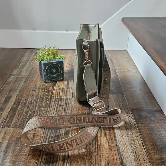 Valentino Orlandi Sage Green Italian Leather Crossbody Messenger Bag - Picture 4 of 12